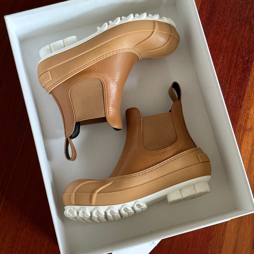 Stella McCartney Duck Rubber-Trimmed Vegetarian Leather Chelsea Boots